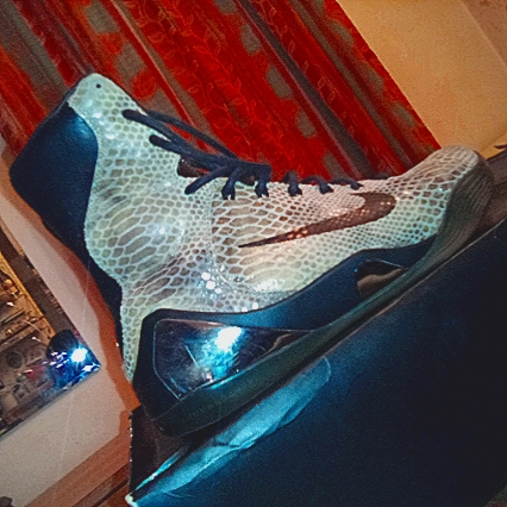 NIKE KOBE 9 EXT US MENS 10 SNAKESKIN